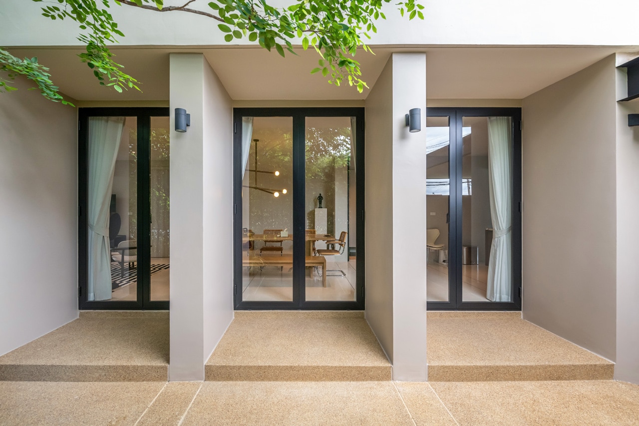 ประตูบานเปิด